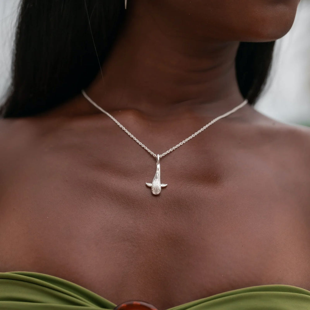 Collar tiburon ballena