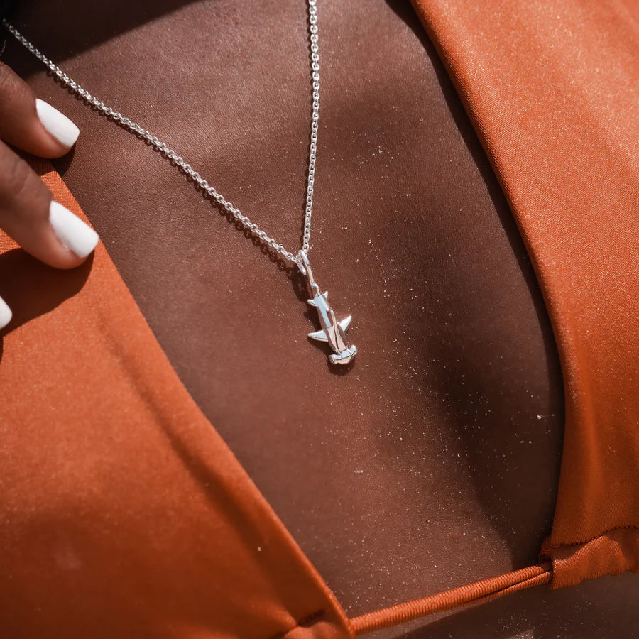 COLLAR PEQUEÑO TIBURÓN MARTILLO