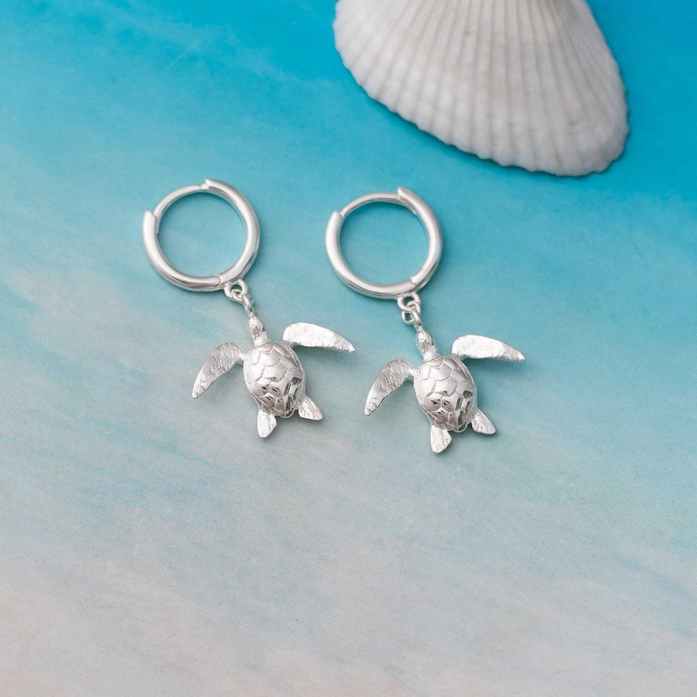 Aretes Argolla Tortuga Marina en playa